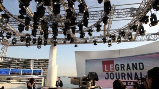 Le-Grand-Journal-de-Cannes-recoit-Audrey-Tautou-pour-l-ouverture-du-Festival_portrait_w532